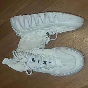 PONY platform moon sneakers Size 8.5
